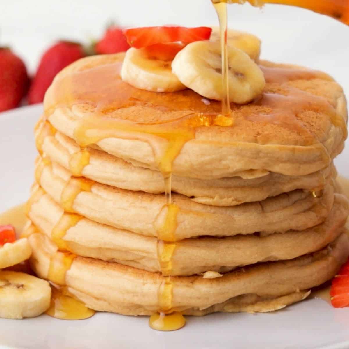 How to Make Fluffy Vegan Pancakes with 7 Simple Ingredients